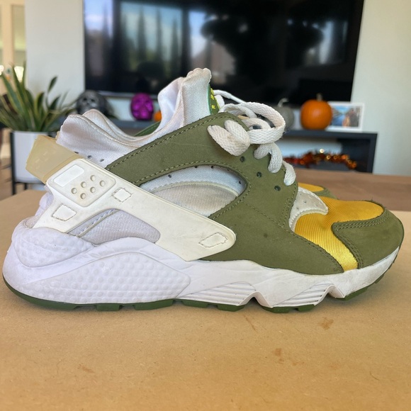 Men’s size 5 Nike Hurache Oregon Ducks Colorway - Picture 3 of 7